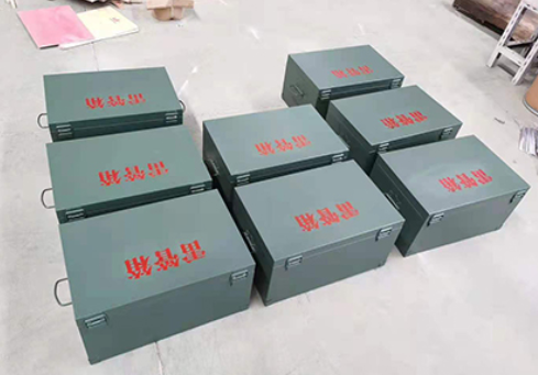 新晃炸药箱和雷管箱一般是怎么存放的？