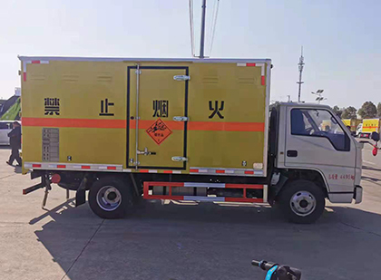 新晃爆破器材运输车技术升级与安全合规新趋势